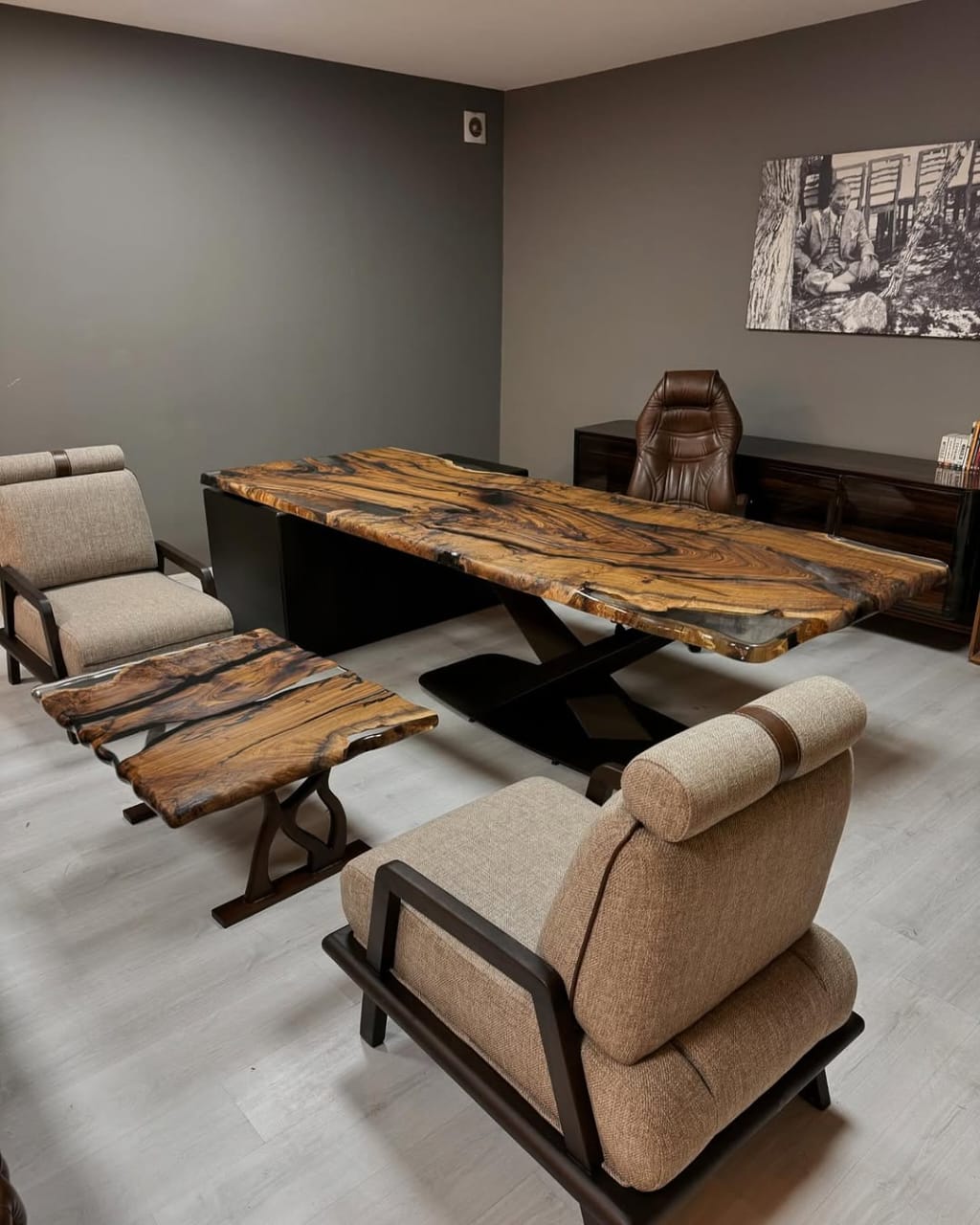 پایه پروفیلی صنعتی؛ مناسب‌ترین گزینه برای میزهای کارگاه، اداره و میز کامپیوتر