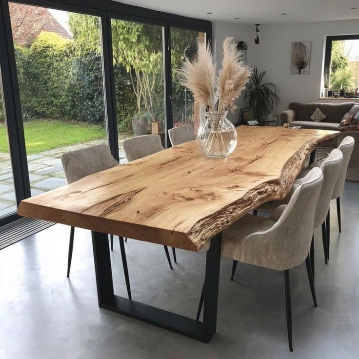 طبیعت روی میز شما؛ چرا میزهای چوب طبیعی همیشه ماندگارند؟