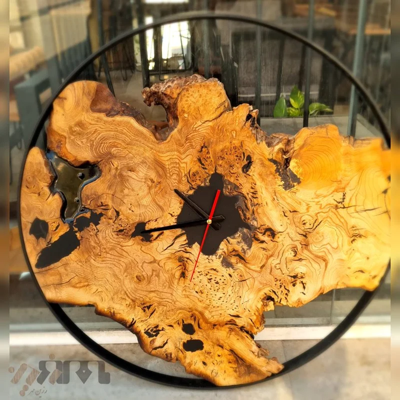 ساعت‌های روستیک و نقش چوب‌های طبیعی در دکوراسیون مدرن