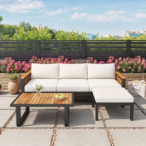 مبلمان ویلایی فلزی پروفیلی با رنگ کوره‌ای؛ ترکیب دوام، زیبایی و چوب طبیعی در فضای باز