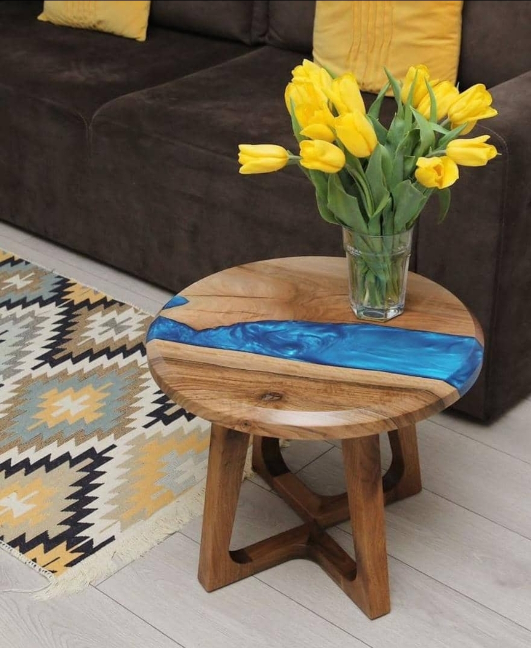 چگونه با رزین اپوکسی، مبلمان و لوازم دکوری روستیک خود را بازسازی کنیم؟