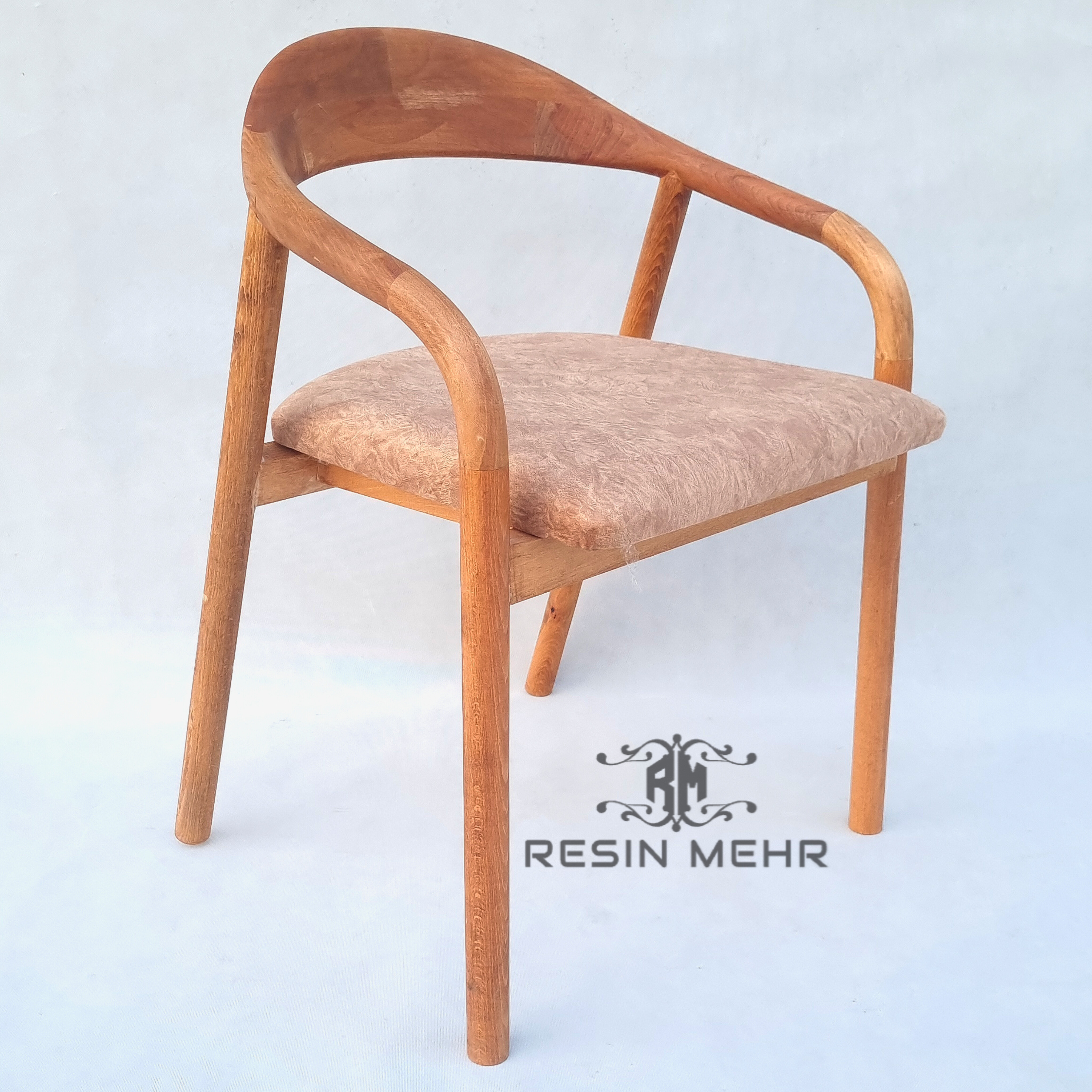 صندلی ناهارخوری چوبی دسته دار (دسته منحنی)